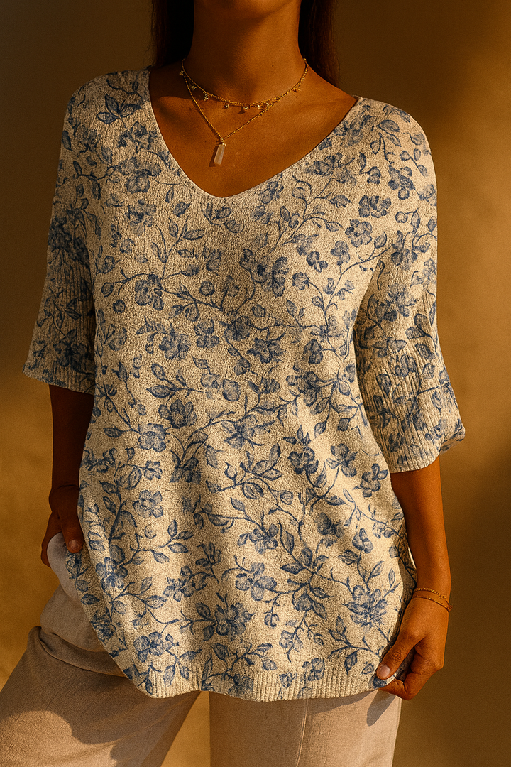 Genesis | Damen Pullover mit kleinen blauen Blumenmuster